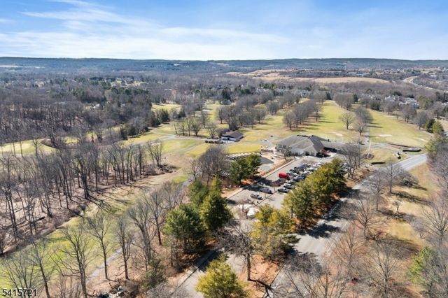 3 Augusta Dr, Clinton Twp., NJ 08801