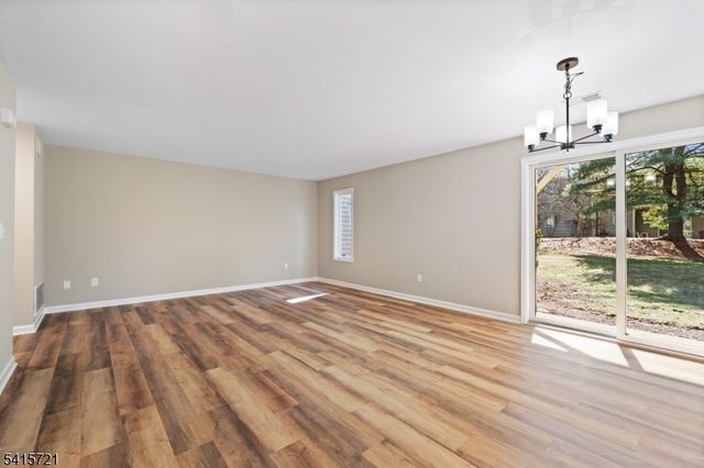 3 Augusta Dr, Clinton Twp., NJ 08801