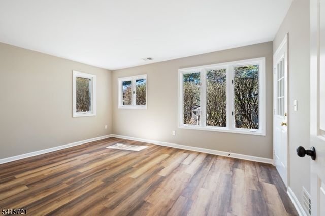 3 Augusta Dr, Clinton Twp., NJ 08801