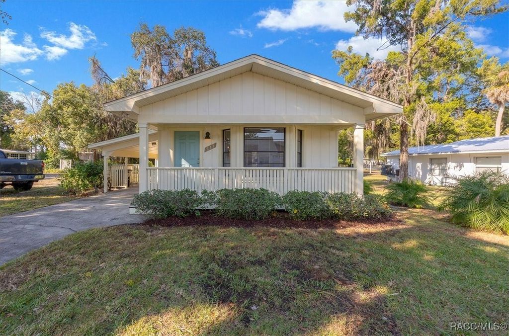 222 NE 4th Avenue, Crystal River, FL 34429