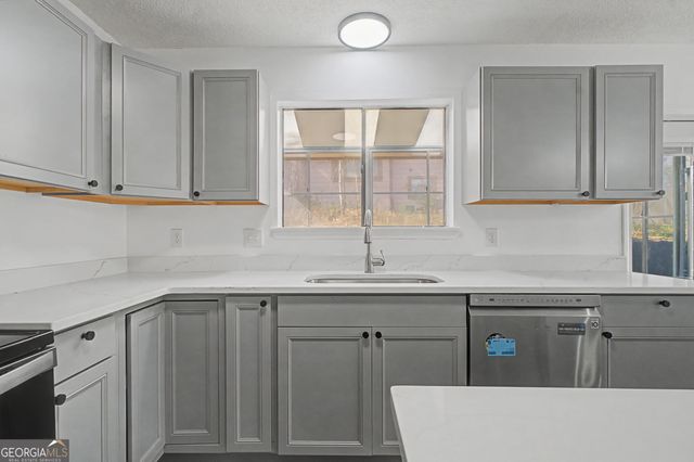 6788 E Woodridge Place, Douglasville, GA 30135