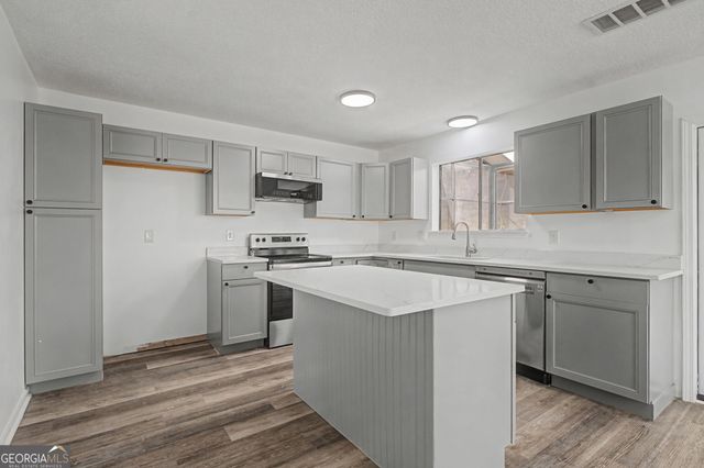 6788 E Woodridge Place, Douglasville, GA 30135