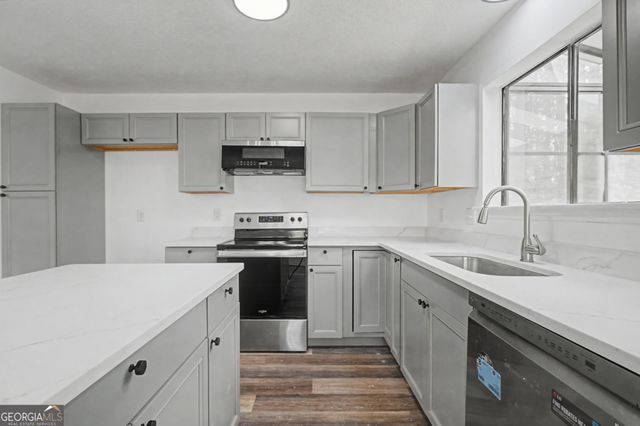 6788 E Woodridge Place, Douglasville, GA 30135