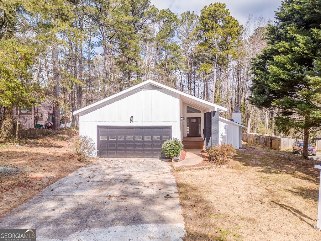 6788 E Woodridge Place, Douglasville, GA 30135