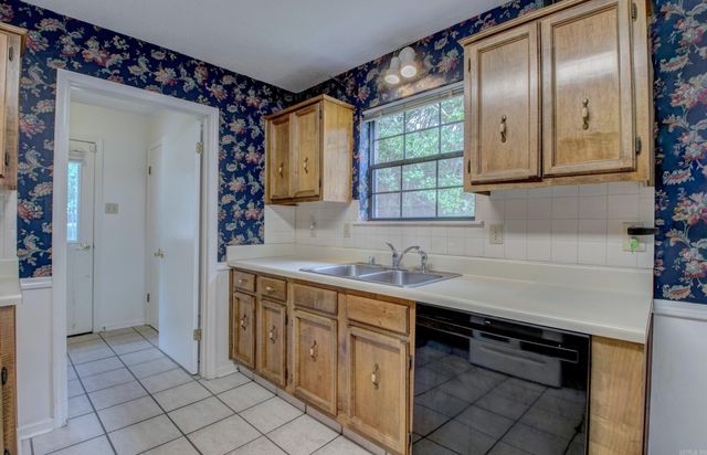 20 Fox Run Drive, Little Rock, AR 72210