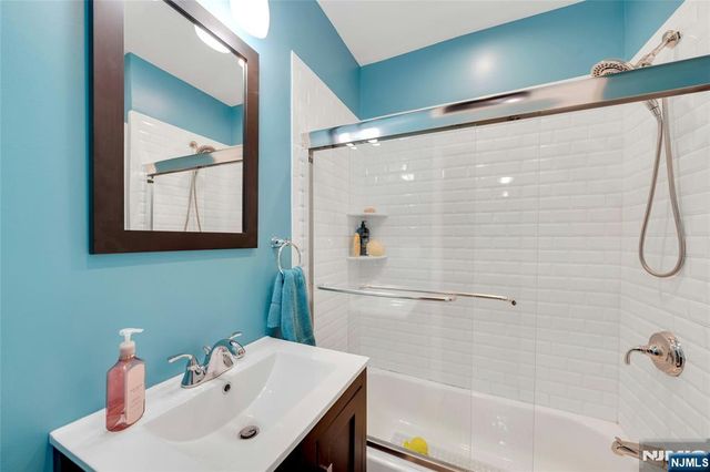 1130 Edgewood Lane, Fort Lee, NJ 07024