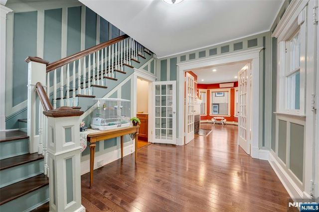 1130 Edgewood Lane, Fort Lee, NJ 07024