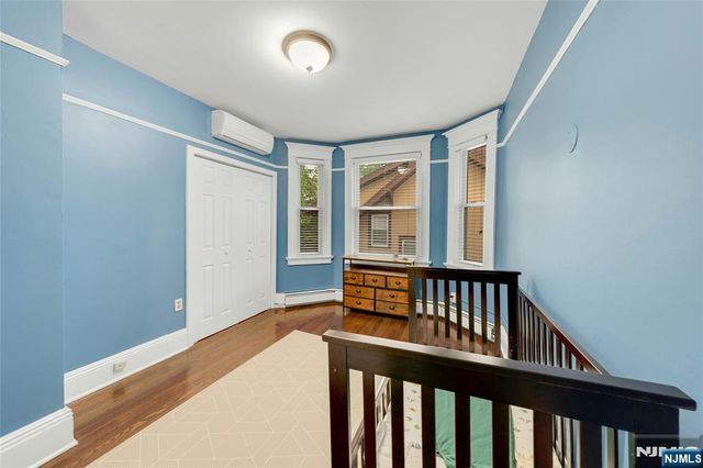 1130 Edgewood Lane, Fort Lee, NJ 07024