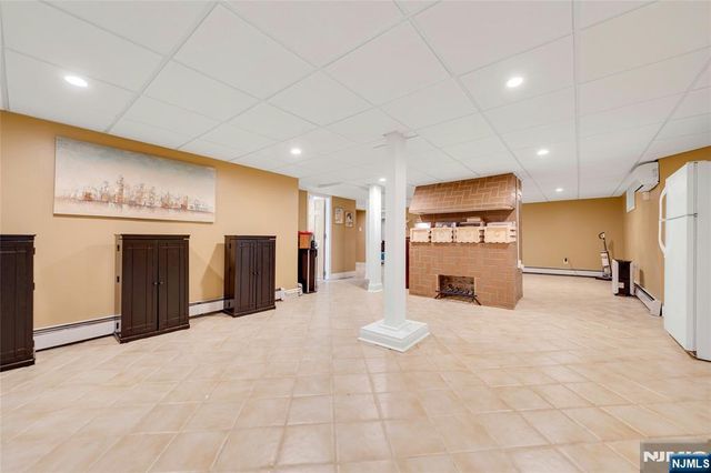 1130 Edgewood Lane, Fort Lee, NJ 07024