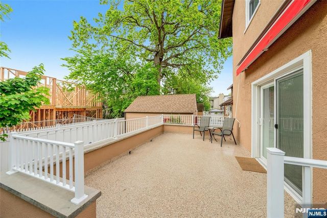 1130 Edgewood Lane, Fort Lee, NJ 07024