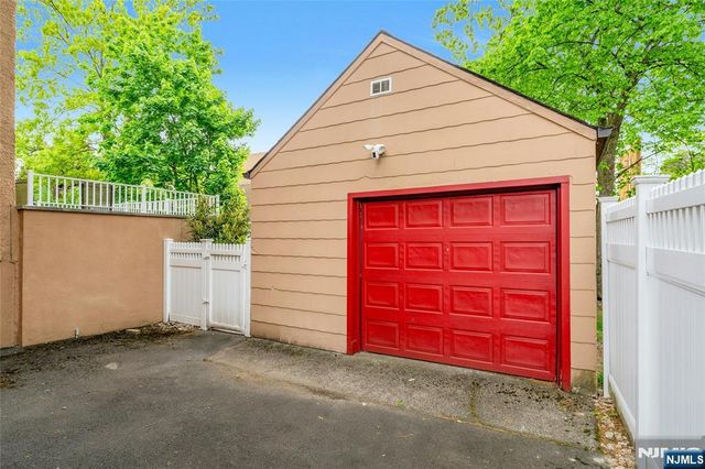 1130 Edgewood Lane, Fort Lee, NJ 07024