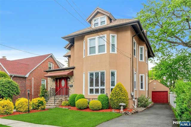 1130 Edgewood Lane, Fort Lee, NJ 07024