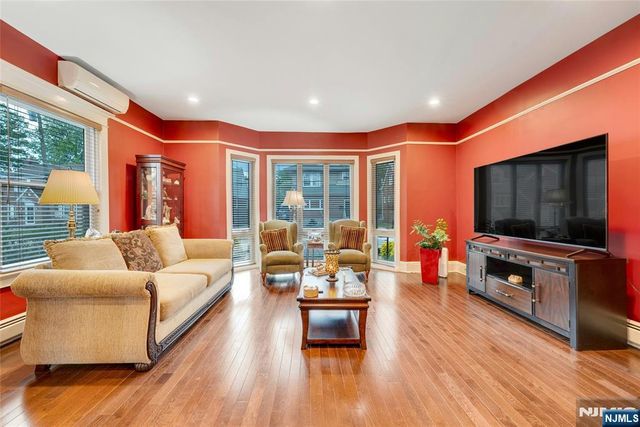 1130 Edgewood Lane, Fort Lee, NJ 07024