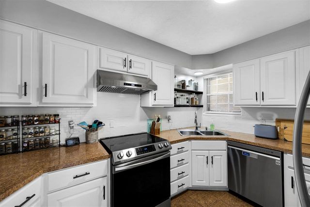 127 SE Berkshire Way, Lawton, OK 73501