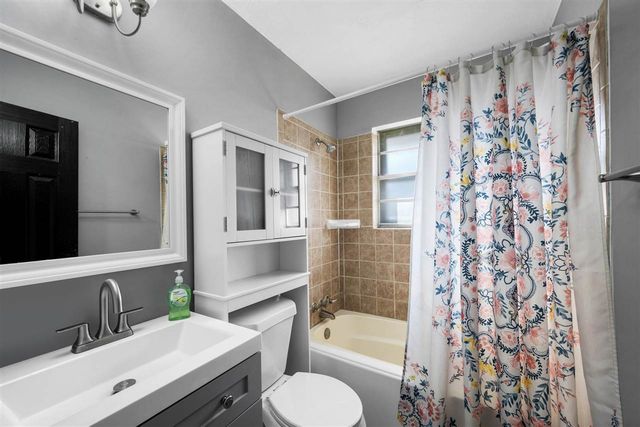 127 SE Berkshire Way, Lawton, OK 73501