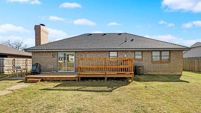 127 SE Berkshire Way, Lawton, OK 73501