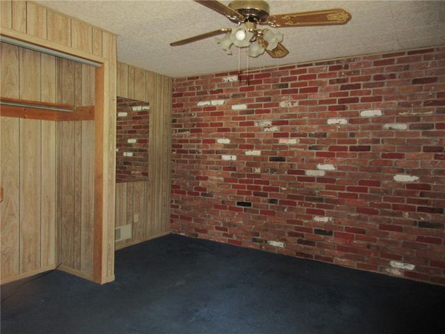 101 Surrey Dr, North Strabane, PA 15317