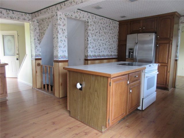 101 Surrey Dr, North Strabane, PA 15317