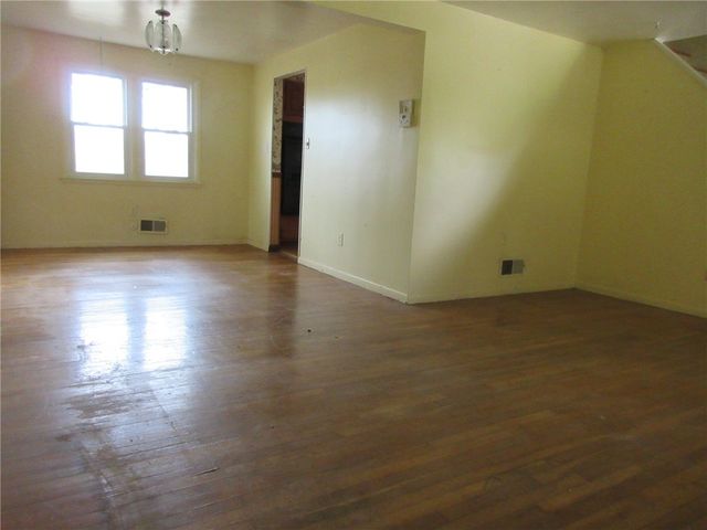 101 Surrey Dr, North Strabane, PA 15317