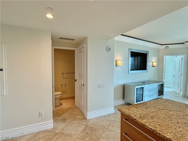 322 KAREN Avenue 1705, Las Vegas, NV 89109