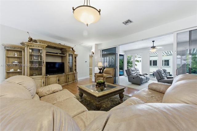 2607 Holy Cross Ln, Lake Worth, FL 33460