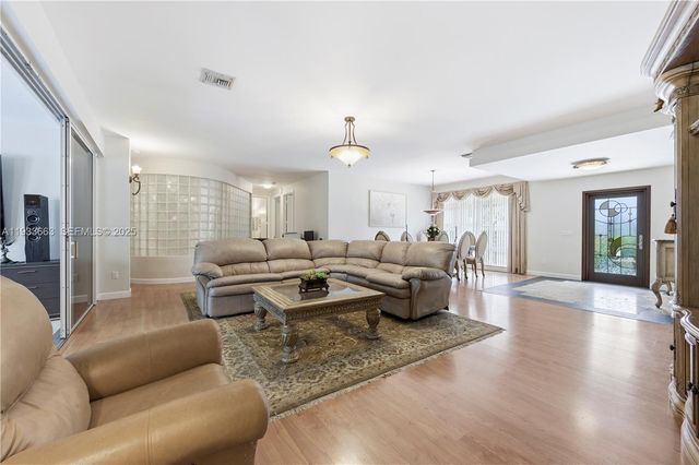 2607 Holy Cross Ln, Lake Worth, FL 33460