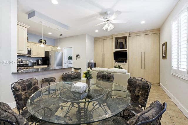 2607 Holy Cross Ln, Lake Worth, FL 33460