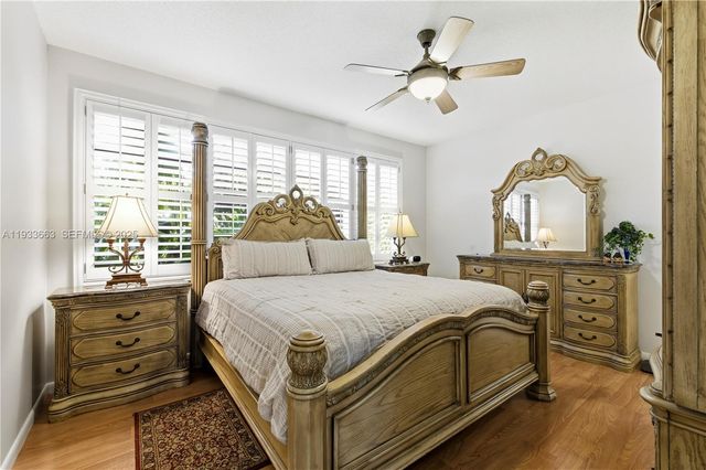2607 Holy Cross Ln, Lake Worth, FL 33460