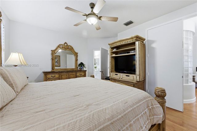 2607 Holy Cross Ln, Lake Worth, FL 33460