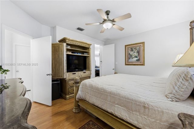 2607 Holy Cross Ln, Lake Worth, FL 33460