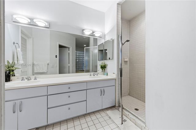 2607 Holy Cross Ln, Lake Worth, FL 33460