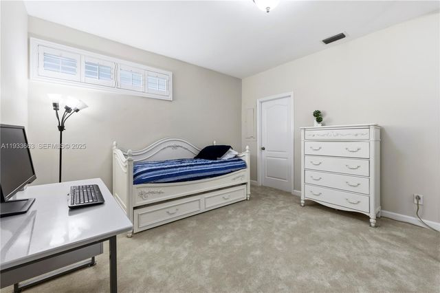 2607 Holy Cross Ln, Lake Worth, FL 33460