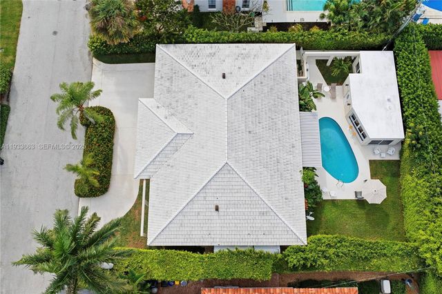 2607 Holy Cross Ln, Lake Worth, FL 33460