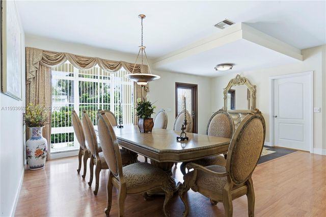 2607 Holy Cross Ln, Lake Worth, FL 33460