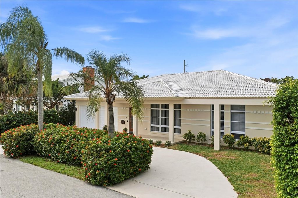 2607 Holy Cross Ln, Lake Worth, FL 33460