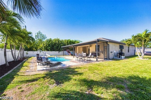 705 SW 10th PL, Cape Coral, FL 33991