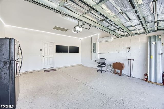 705 SW 10th PL, Cape Coral, FL 33991