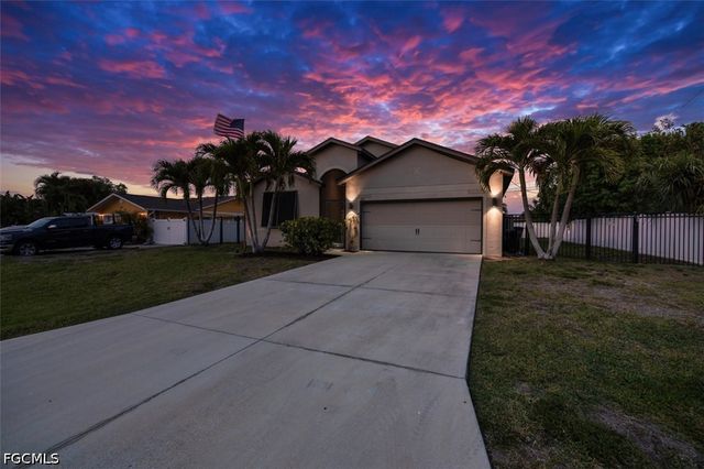 705 SW 10th PL, Cape Coral, FL 33991