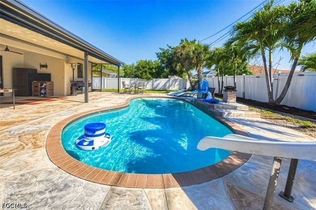 705 SW 10th PL, Cape Coral, FL 33991