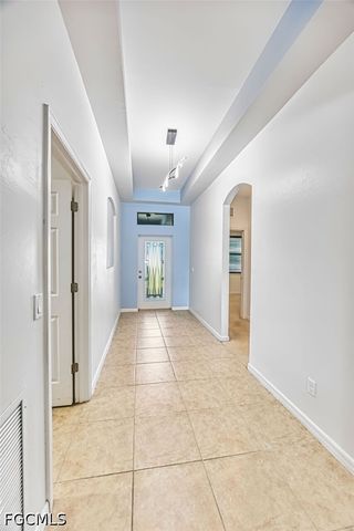 705 SW 10th PL, Cape Coral, FL 33991