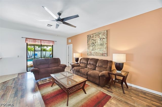 705 SW 10th PL, Cape Coral, FL 33991