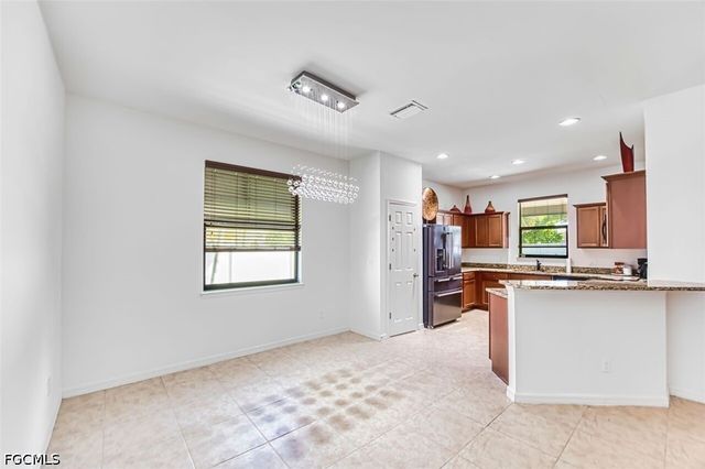 705 SW 10th PL, Cape Coral, FL 33991