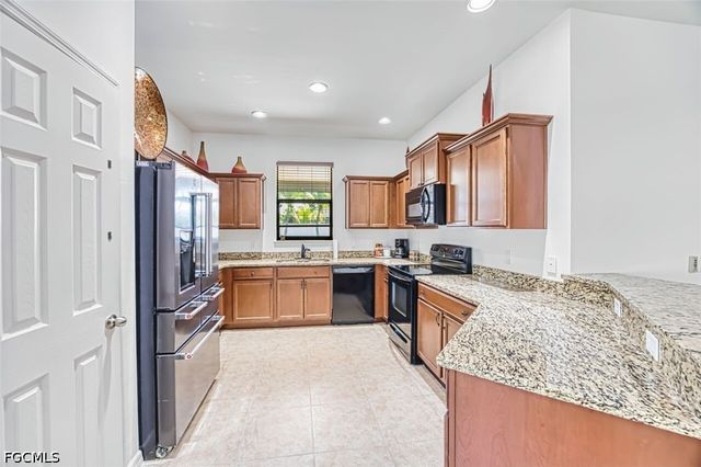 705 SW 10th PL, Cape Coral, FL 33991