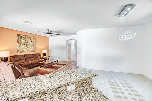 705 SW 10th PL, Cape Coral, FL 33991