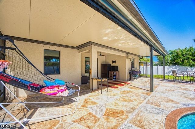 705 SW 10th PL, Cape Coral, FL 33991