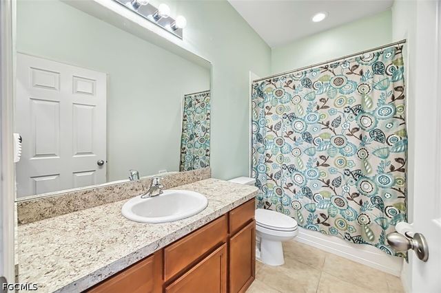 705 SW 10th PL, Cape Coral, FL 33991