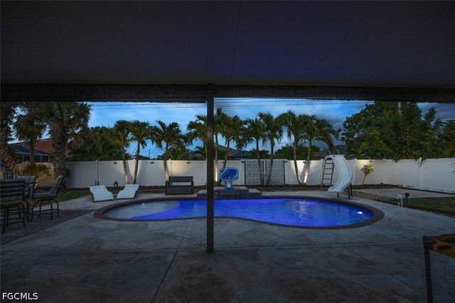 705 SW 10th PL, Cape Coral, FL 33991