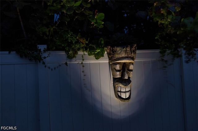 705 SW 10th PL, Cape Coral, FL 33991