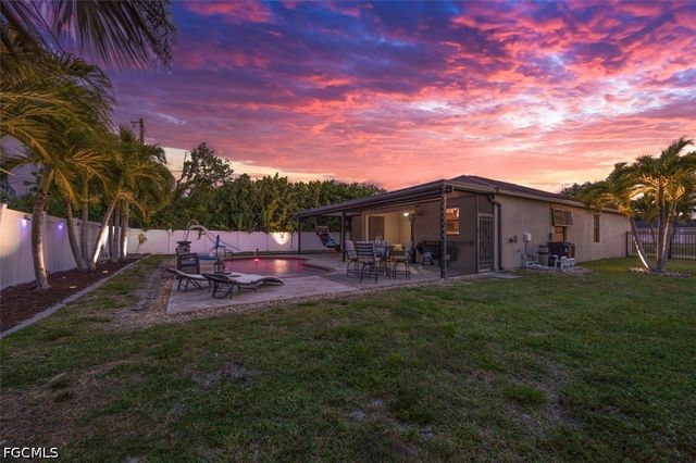 705 SW 10th PL, Cape Coral, FL 33991