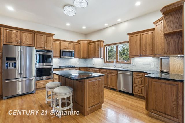 12 W Grove Court, Freeland, MI 48623